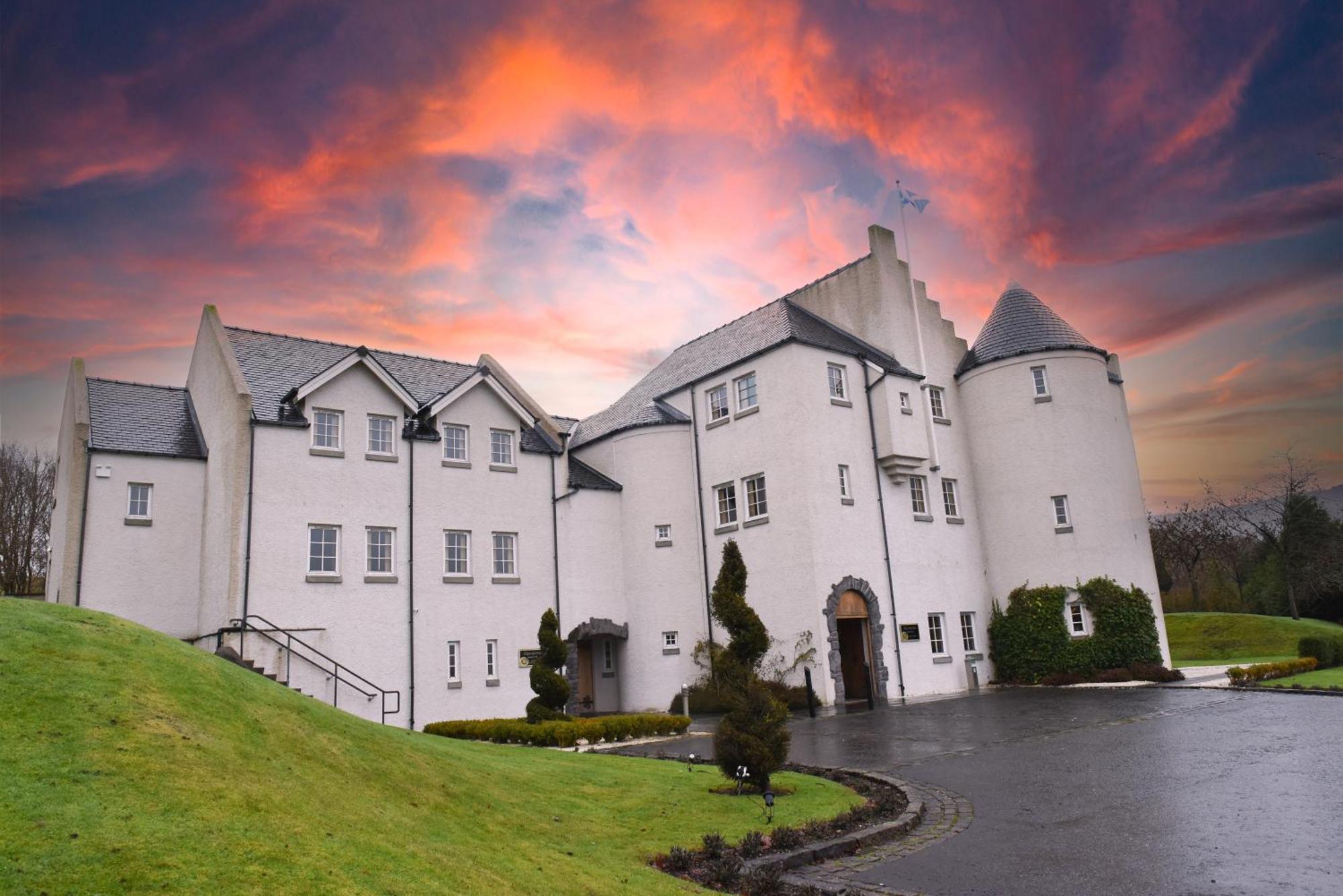Glenskirlie Castle Hotel Banknock Exteriér fotografie